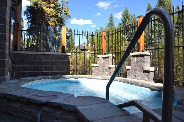 outdoor hot tub