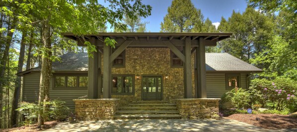 A Stoney River - Keith Sumner Custom Built Cabin - Front Entrance Exterior