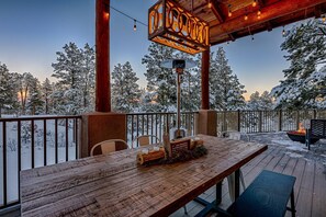 Outdoor Dining In Mountain Paradise, Plus Firepit Fun