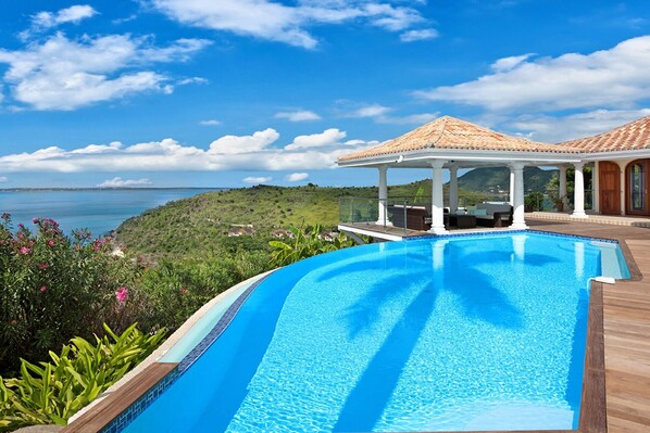 Happy Bay St Martin Luxury Villa