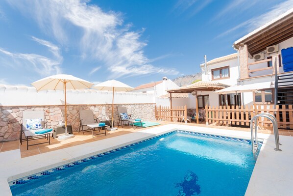 Cubo's Casa El torcal with fireplace | Cubo's Holiday Homes