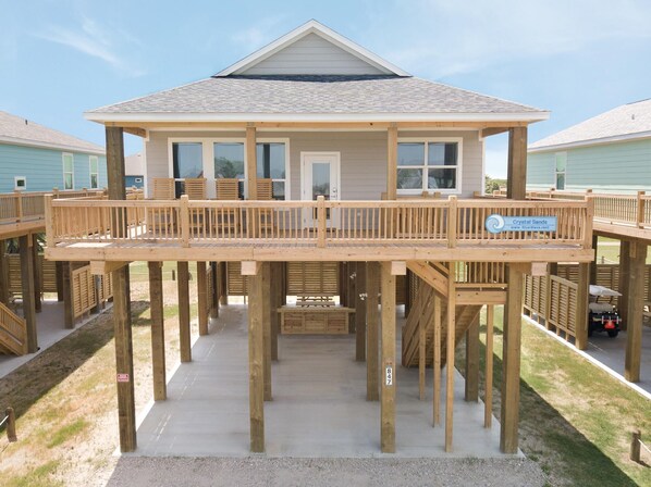 The Crystal Sands boasts beach views and is perfect for families.