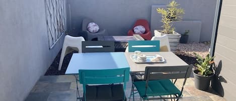 TERRASSE PRIVATIVE COIN REPAS