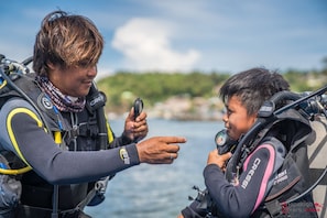 Scuba dive training at Arkipelago Divers & Beach Resort