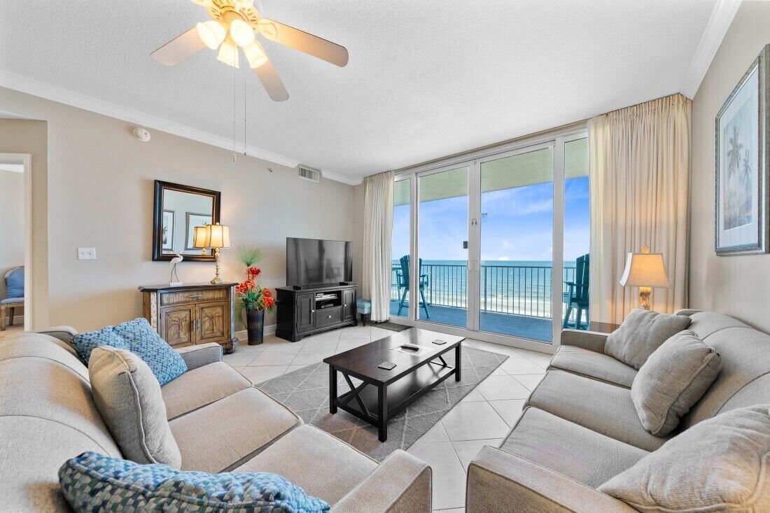 1 San Carlos 603 Living Room