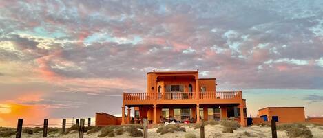 Covered private Margarita Deck
Oceanfront. Peaceful Hacienda style