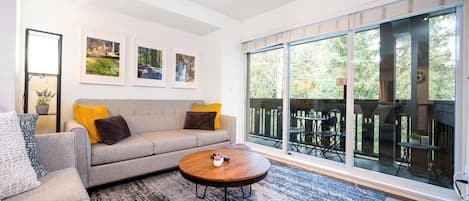 Cozy living room w/ gas fireplace & smart TV