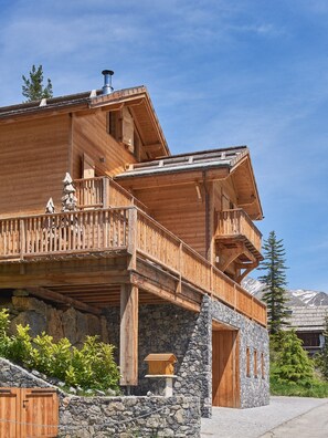 190608 Msc Auron Chalet Lionel 11