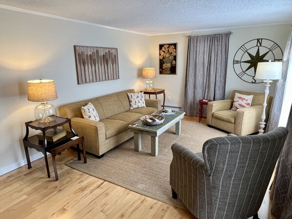 Living room with plenty of seating.