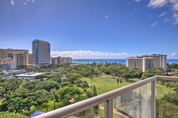 Honolulu Vacation Rental | Studio | 1BA | 346 Sq Ft | Elevator Access