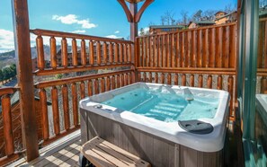 Private Outdoor Hot Tub