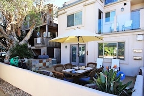 Large front patio for outdoor dining or just to relax on. 