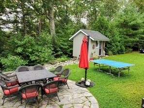 outdoor dining off the front porch