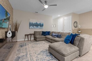 1568 Carey Palm Circle (3).jpg