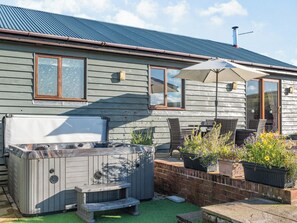 Hot tub | Cuckoo Hill Lodge, Rhayader