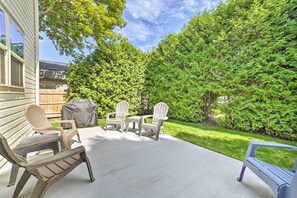 Furnished Patio | Gas Grill