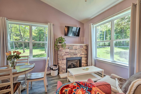 This bright 1-bed, 1.5-bath vacation rental is awaiting your arrival.