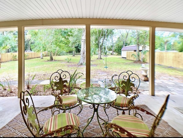 Huge porch overlooking 1 acre walking distance from Historic Mainstreet 