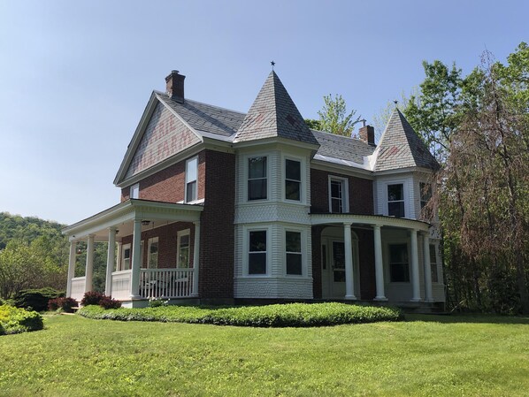 Marie Hill Farmhouse