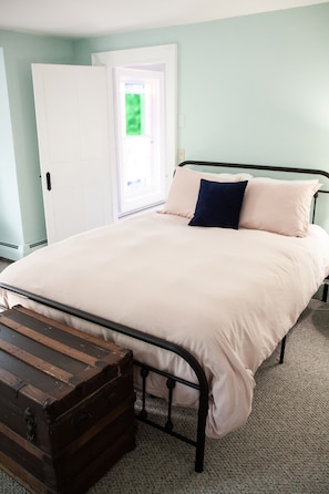 Queen Bedroom