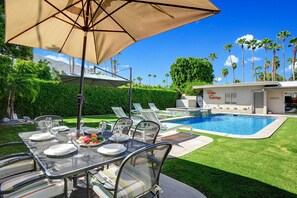 Outdoor dining for up to 8 people!  Mountain views and umbrellas for shade.