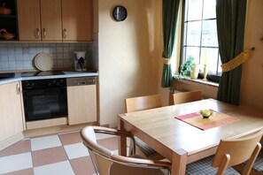 Ferienwohnung Hildegard, 85qm, 1 Schlafzimmer, 1 Wohn- Schlafzimmer, max. 5 Personen