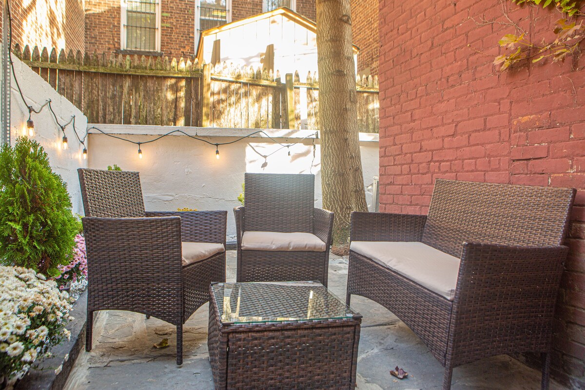 2 bedroom /2 bath apt with private patio