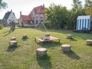 Property, Grass, Tree, Land Lot, Yard, House, Lawn, Backyard, Home, Garden