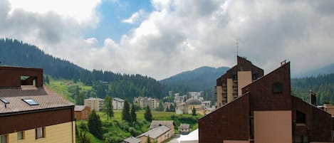 Sky, Property, Town, Mountain, Cloud, Human Settlement, Architecture, Building, Hill Station, Roof