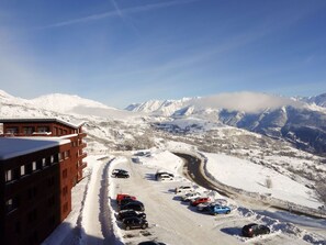 Sky, Car, Mountain, Snow, Cloud, Slope, Highland, Wheel, Freezing, Road Surface