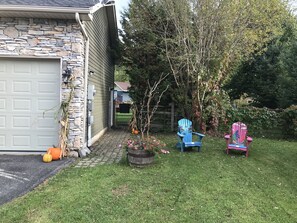 Guest entrance is located on right side of garage. Private entrance.