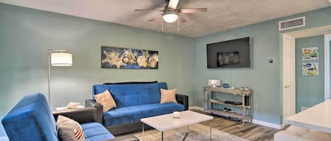 Come visit this cozy 1-bedroom, 1-bathroom condo in St. Pete Beach.