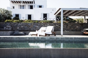 Elite Paros Villa | Villa Sea Front | 3 Bedrooms | Private Pool & Amazing Sea View | Alyki
