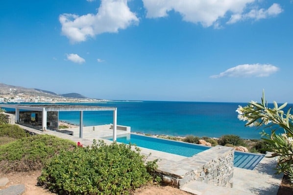 Elite Paros Villa | Villa Sea Front | 3 Bedrooms | Private Pool & Amazing Sea View | Alyki