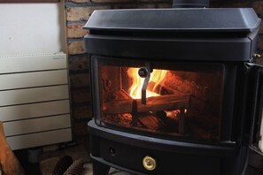 This is also the case on cold days. Firewood is ready.