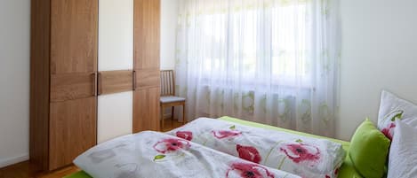 Ferienwohnung mit 65qm, 2 Schlafzimmer, max. 4 Personen-Schlafzimmer 1
