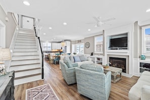 Open Layout Great for Large Groups