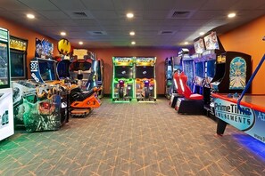 Arcade room, perfect spot for the kids