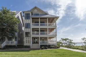 Sunset Island 8 Beach Side Mews Exterior