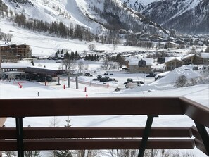 Vue du salon sur piste de la Daille