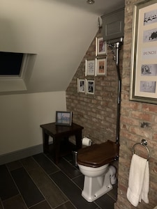 Morgan Cottage at 'This Is Not Here' With Hot Tub 