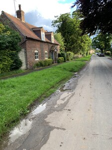 Morgan Cottage at 'This Is Not Here' With Hot Tub 