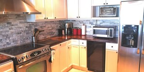 Fully equipped kitchen
