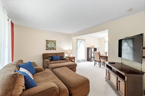 Second sitting room with roku tv.