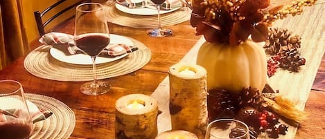 Whitefish Mountain Retreat - Holiday Dining