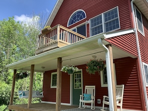 Private back porch with balcony