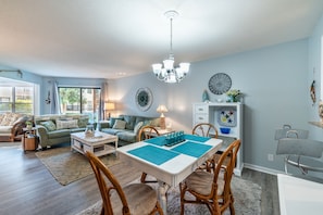 Dinning room with expandable table