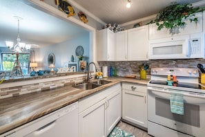 If you like to cook, you’ll be delighted to find everything you need.