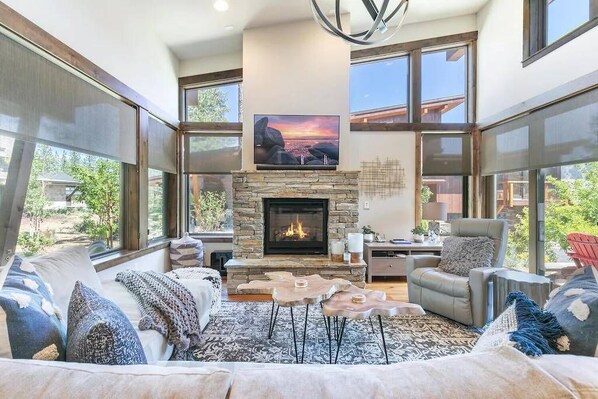 Main Floor: Living Room Decor