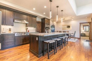 Kitchen Counter Seating for 4